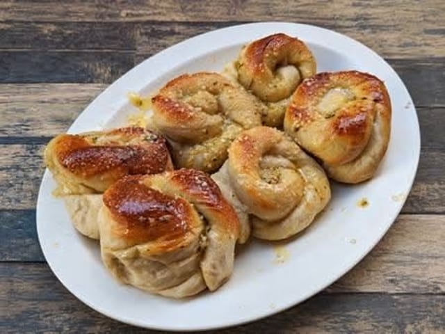 Garlic Rolls.